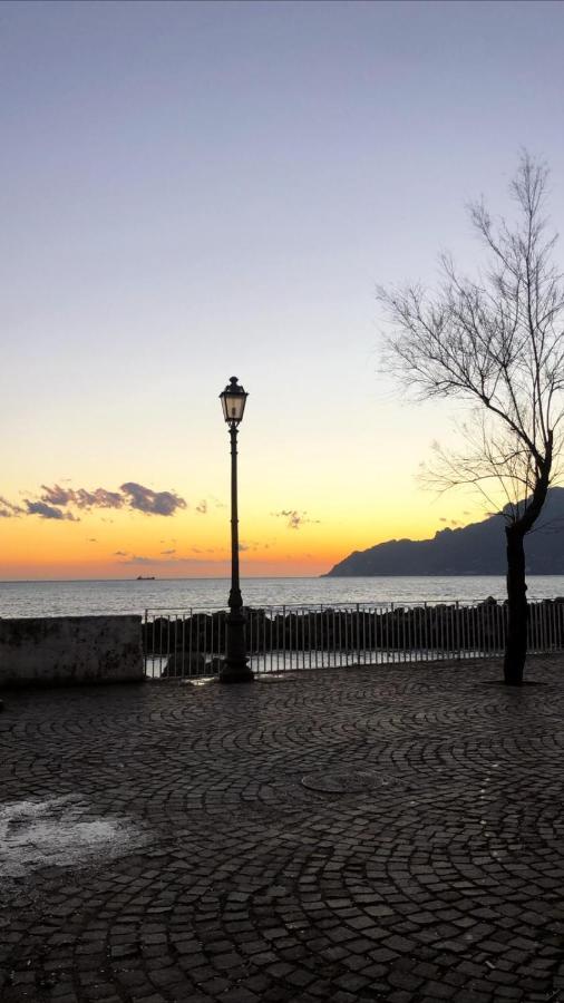 Casa Vacanza Supernova Salerno Exteriör bild